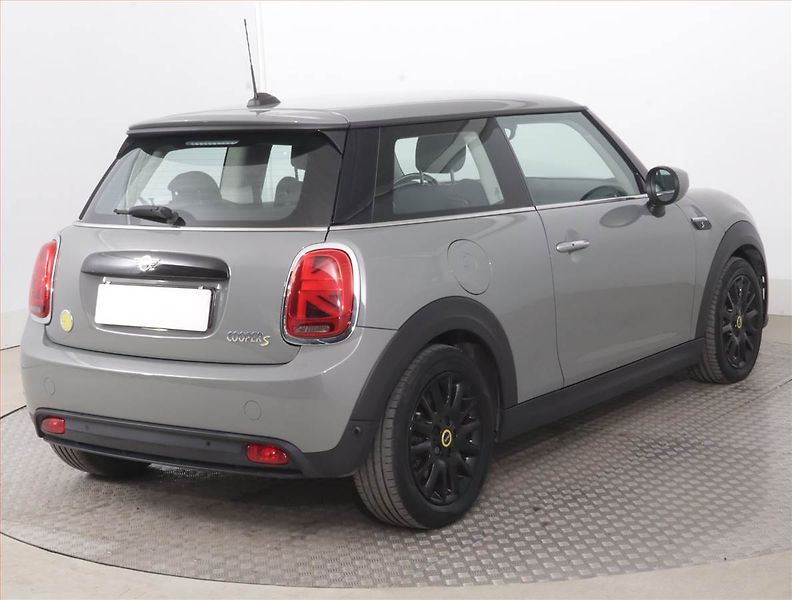 Mini Ostatní (2022) Cooper SE 32 kWh, SoH 97% - fotka 5 z 18