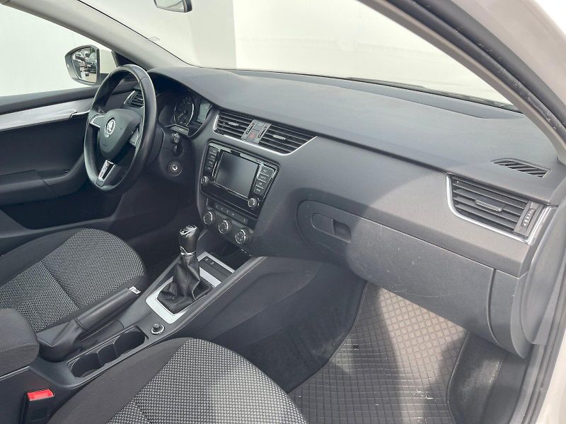Škoda Octavia (2016) Combi 1,6 TDI / 81 kW Ambition - fotka 19 z 30