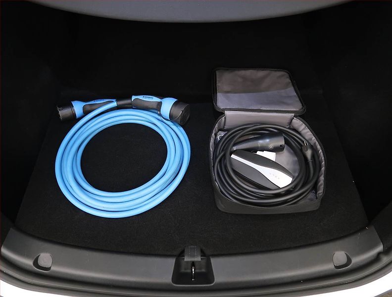 Tesla Model Y (2023) Performance 79kWh, SoH 93% - fotka 33 z 33