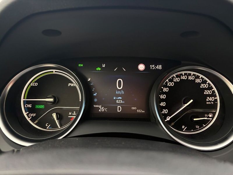 Toyota Camry 2,5 Hybrid Executive - fotka 11 z 19