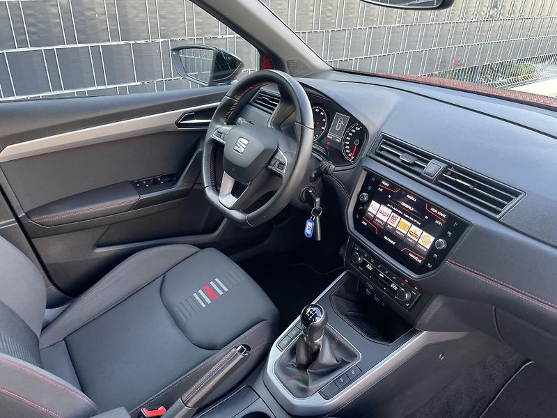 Seat Arona (2020) 1.5 TSI 110 kW FR - fotka 11 z 35