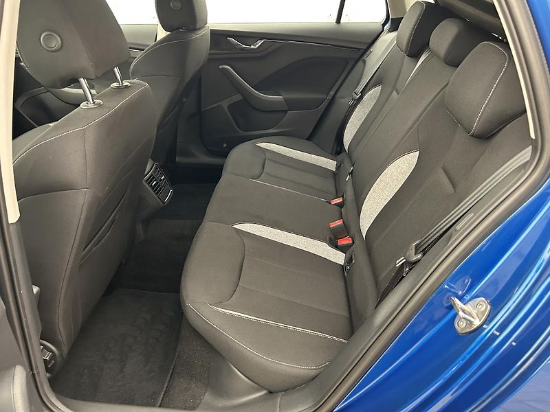 Škoda Scala 1.0 TSI Selection - fotka 21 z 28