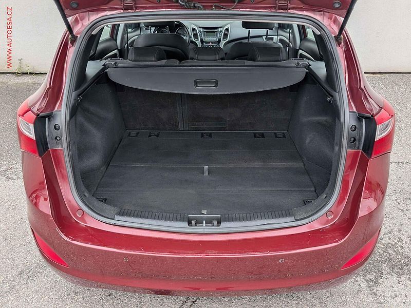 Hyundai i30 (2015) 1.6 GDi, ČR, AC, temp - fotka 7 z 14