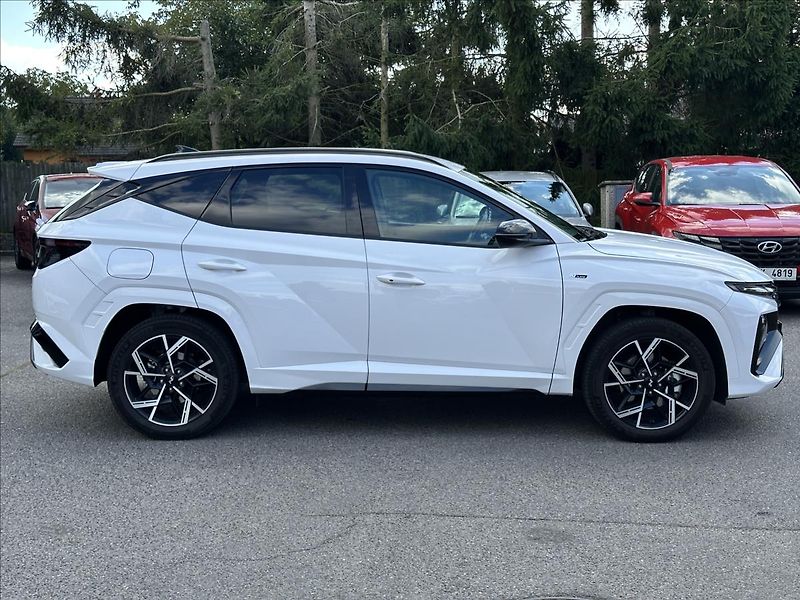 Hyundai Tucson 1,6 T-GDI PHEV N-LINE 4WD AT - fotka 7 z 12