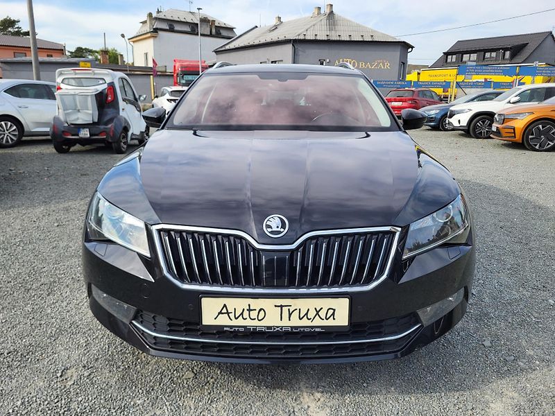 Škoda Superb 2.0 TSI 162kW DSG STYLE+ - fotka 36 z 48