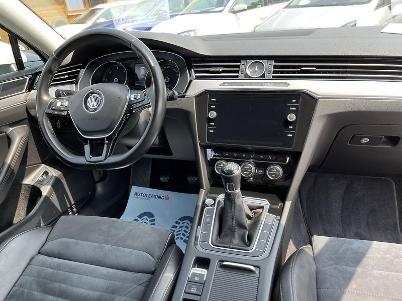 Volkswagen Passat 2.0TDi HIGHLINE NEHAV-DPH-ČR! - fotka 25 z 35