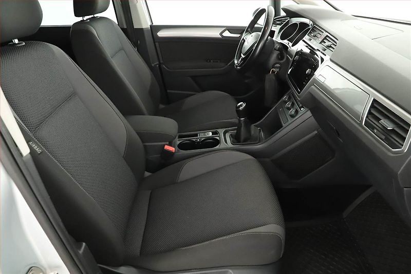 Volkswagen Touran (2017) 1.6 TDI, Navi, Tempomat - fotka 7 z 21