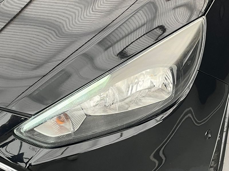 Ford Focus 2.0 TDCi 110kW SPORT - fotka 47 z 63