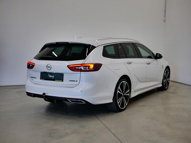 Opel Insignia - fotka 2 z 27
