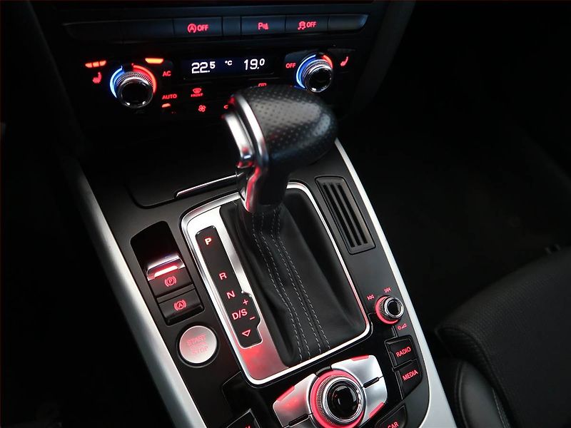 Audi A4 (2013) S-Line 3.0 TDI, 4X4, Automat - fotka 13 z 18