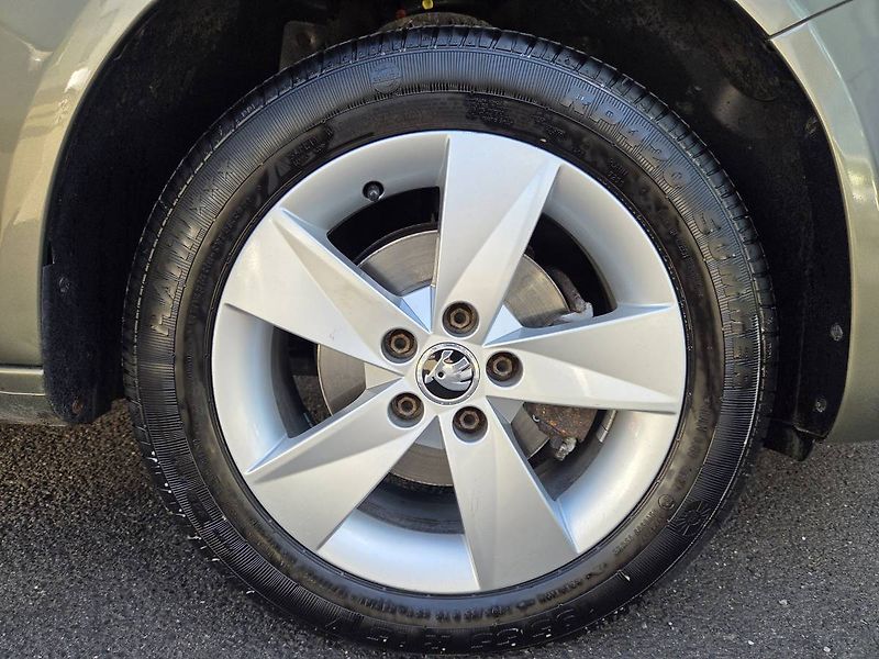 Škoda Roomster (2014) 1.2 TSI - fotka 26 z 27