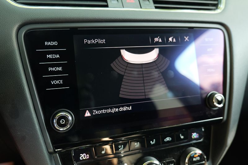 Škoda Octavia 1.0 TSI DSG CarPlay Tažné Senz - fotka 28 z 30