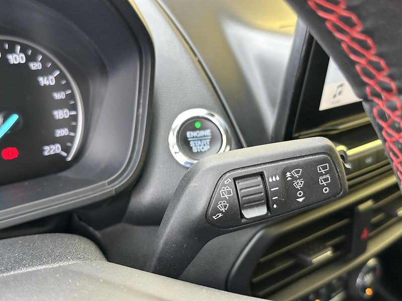 Ford EcoSport (2018) 1.0/92kW * ST-Line * Xenon - fotka 15 z 41