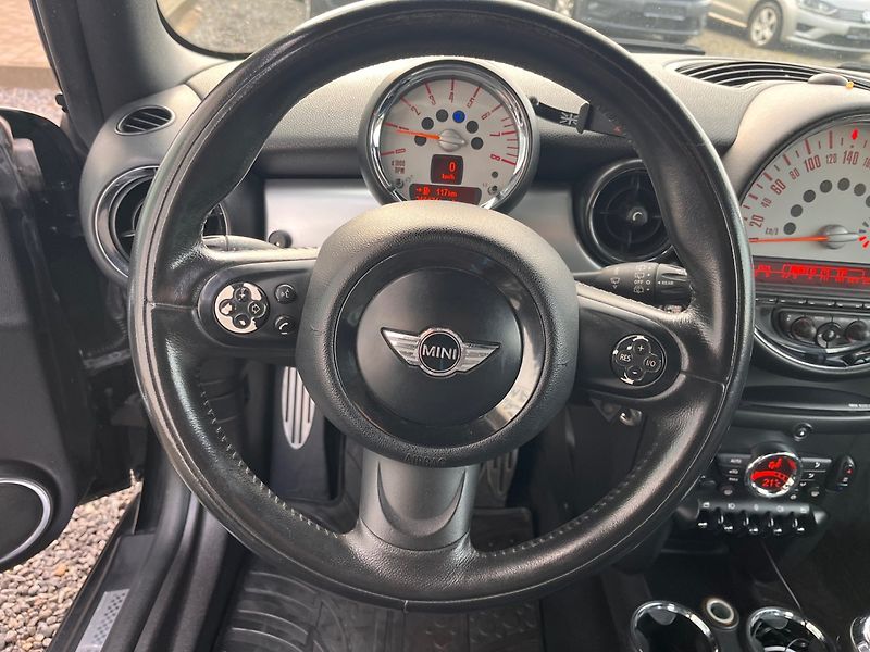 Mini Cooper S (2010) 1.6 i 135 Kw Sada kol - fotka 11 z 19