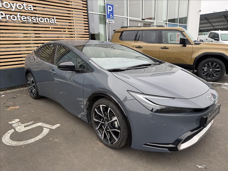 Toyota Prius 2,0 PRESTIGE - fotka 16 z 19