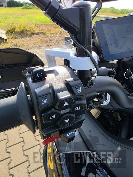 QJ Motor (2025) SRT 900 S - fotka 15 z 19
