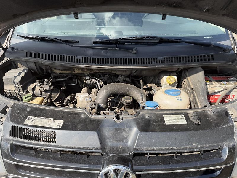 Volkswagen Multivan 2.0 TDI 7 MIST KUŽE HIGHLINE - fotka 23 z 23