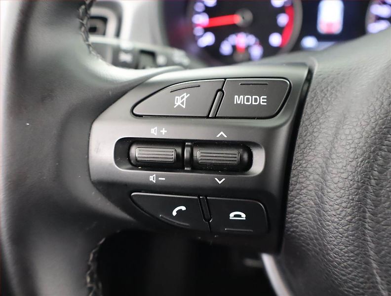 Kia Rio (2023) Exclusive 1.2 DPI, ČR,1.maj - fotka 18 z 21
