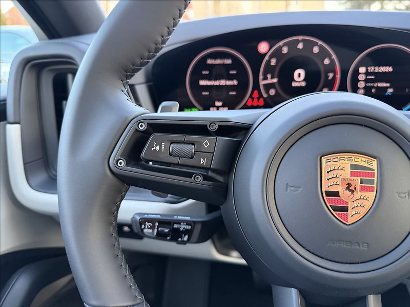 Porsche Cayenne E3 II Coupe Black Edition - fotka 15 z 37