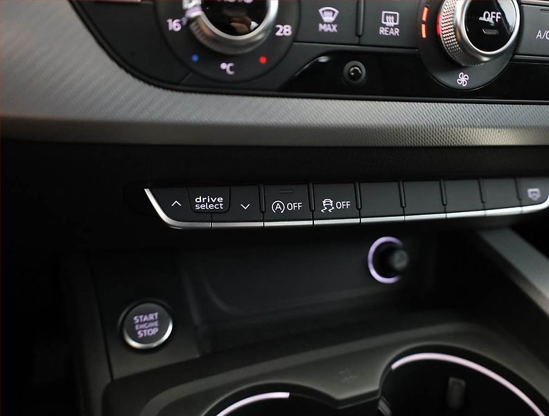 Audi A4 (2017) 2.0 TDI, Navi, Bi-Xenony - fotka 11 z 19