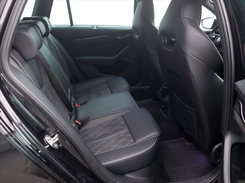 Škoda Octavia RS 2,0 TDI  147kW DSG 1.Maj. D - fotka 14 z 45