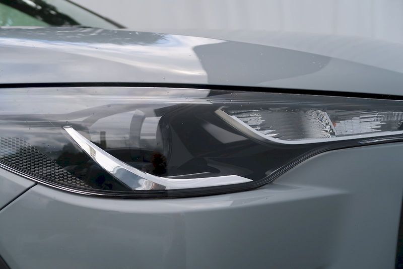 Toyota Corolla Cross (2024) Comfort Business 2,0 Hybrid 4x - fotka 24 z 28