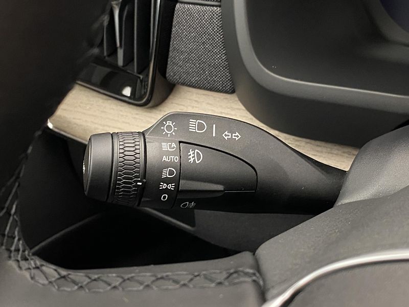 Volvo XC90 (2025) B5 AWD AUT BRIGHT PLUS 7míst - fotka 33 z 76