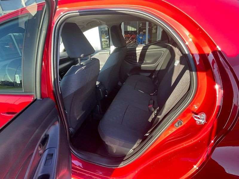 Toyota Yaris 1.5 Hybrid 116k automat Style - fotka 28 z 28