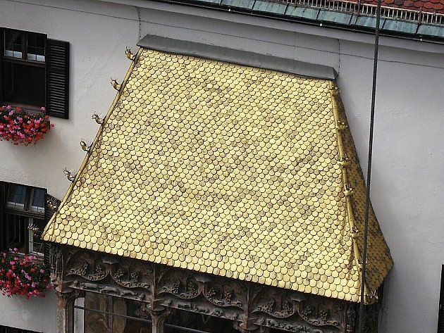 Zlatá stříška (Goldenes Dachl) je absolutní symbol Innsbrucku., zdroj: Wikimedia Commons, Daderot, Public Domain