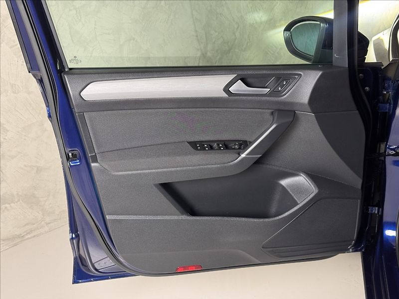 Volkswagen Touran 2,0 TDi  DSG Comfortline Tažné - fotka 18 z 43