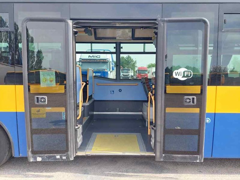 Irisbus SFR 162 nízkopodlažní - fotka 8 z 53