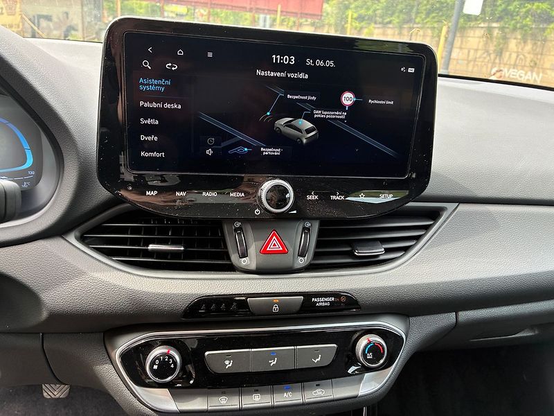 Hyundai i30 1.0 T-GDi 74 kW Comfort ČR DPH - fotka 15 z 23