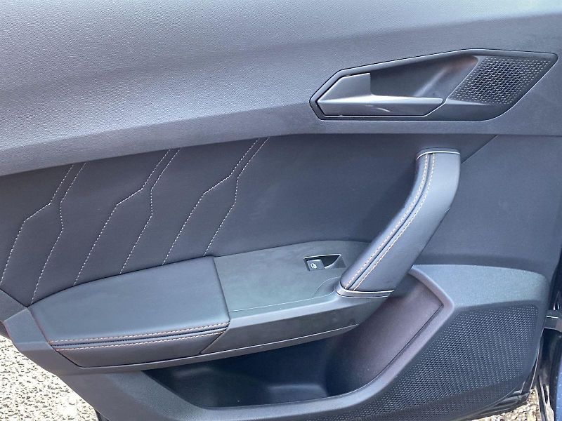 Cupra Formentor (2024) 1.5 TSI DSG - fotka 16 z 33