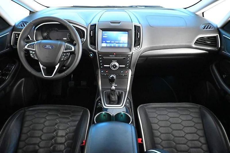 Ford S-MAX (2019) 2.0 VIGNALE LED ACC Tažné Masá - fotka 12 z 39