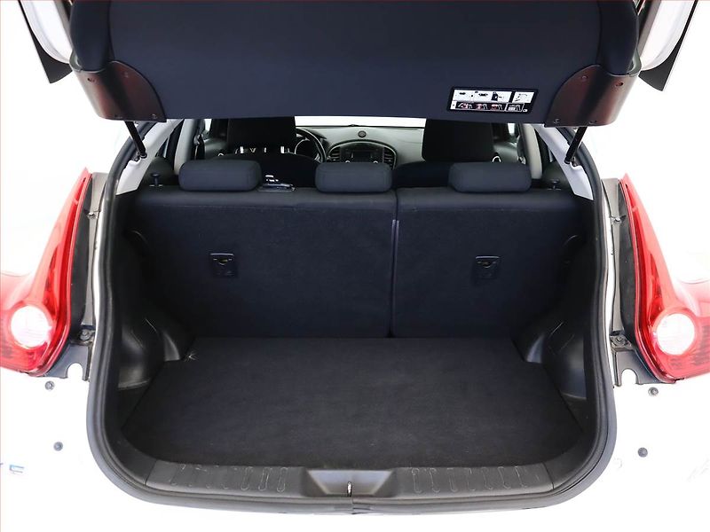 Nissan Juke (2010) 1.6 i, Tempomat - fotka 11 z 15