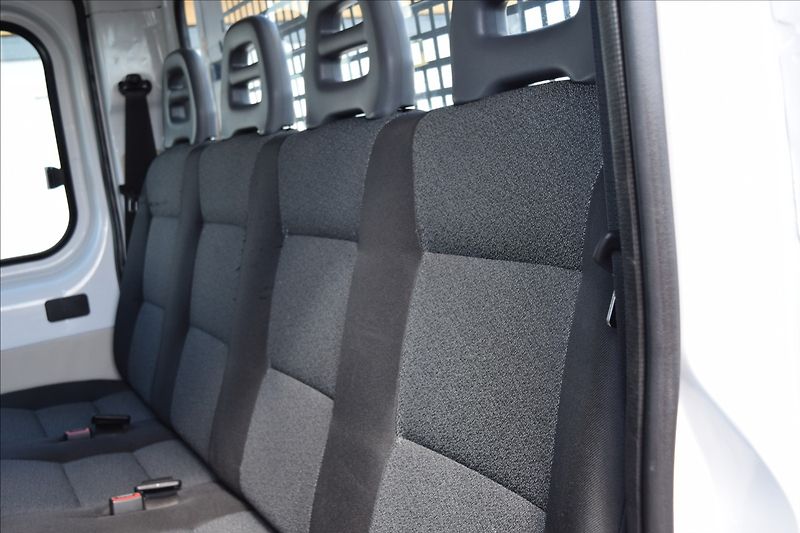 Fiat Ducato 2,3 MAXI 96KW VALNÍK 7MÍST - fotka 19 z 45