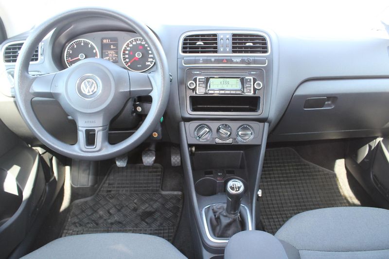 Volkswagen Polo (2009) REZERVACE - fotka 14 z 19