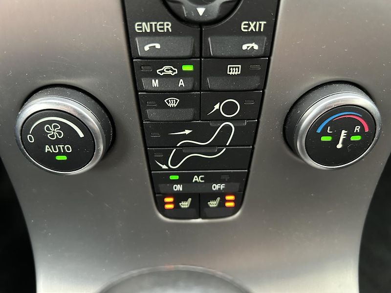 Volvo C70 2.4  D5 Sumum - fotka 22 z 30