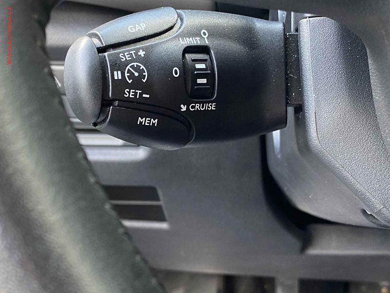 Citroën C5 Aircross (2022) 1.2 PT, 1.maj,ČR, Shine - fotka 13 z 17