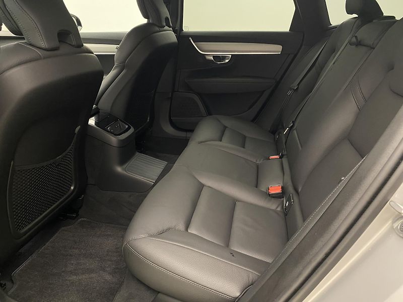 Volvo V90 T6 AWD RECHARGE DARK PLUS - fotka 5 z 58