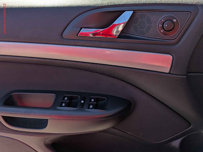 Škoda Octavia (2013) 1.4TSi, Ele, výhř.sed. - fotka 12 z 15