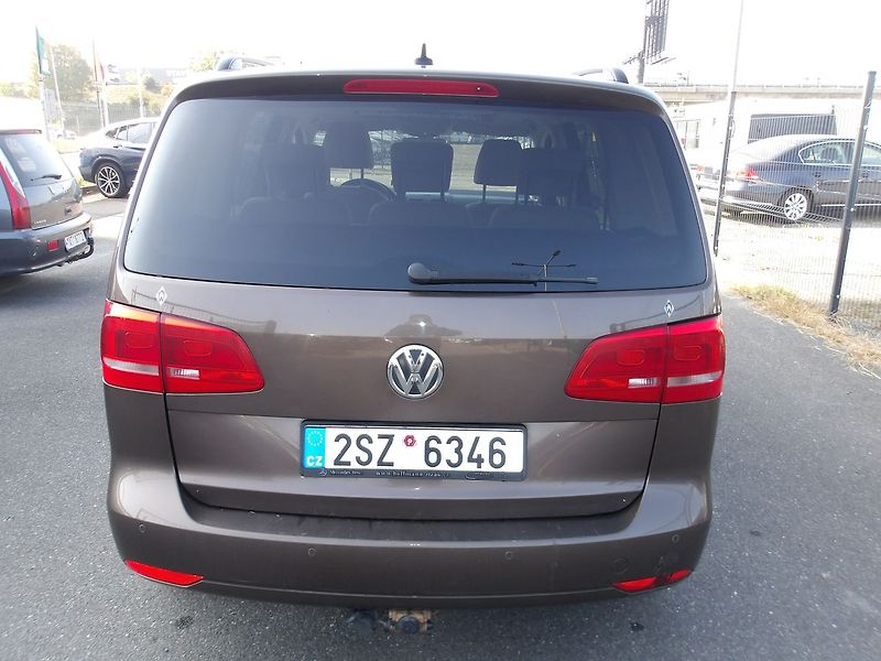 Volkswagen Touran 2,0TDi 103kW PANORAMA ! - fotka 13 z 33