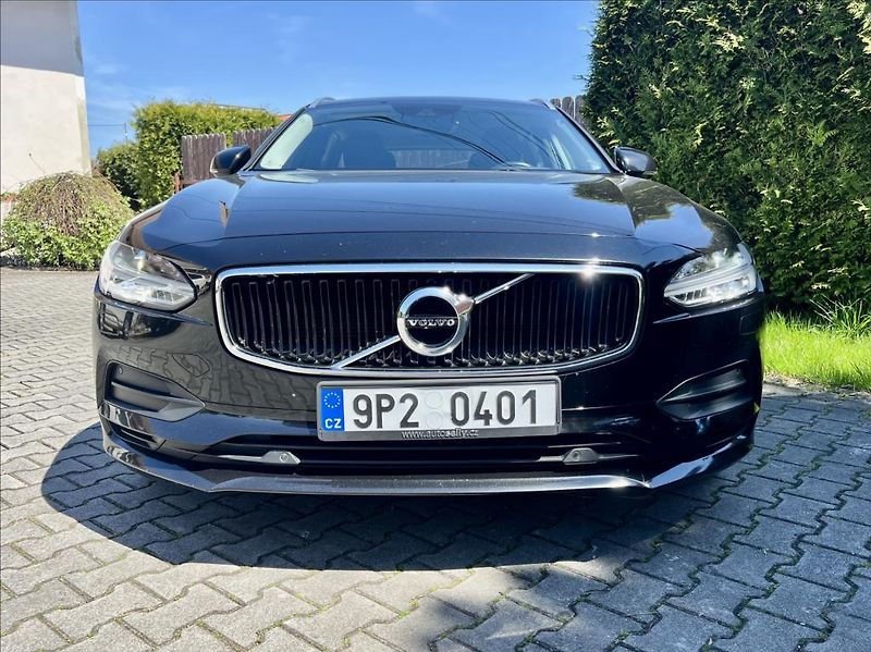 Volvo V90 2,0 T4 Drive-E R-Design Auto - fotka 9 z 48