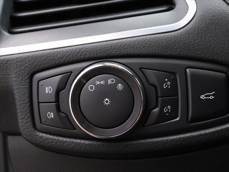 Ford S-MAX 2,0 EcoBoost 177kW Aut. DPH - fotka 19 z 39