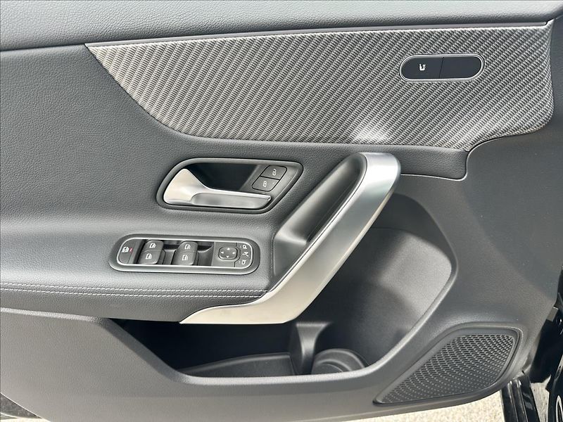 Mercedes-Benz Třídy A A 200 Progressive - fotka 12 z 12