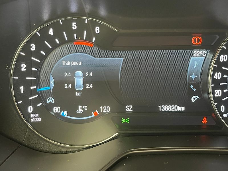 Ford Mondeo 2.0 EB Titanium manuál - fotka 52 z 69