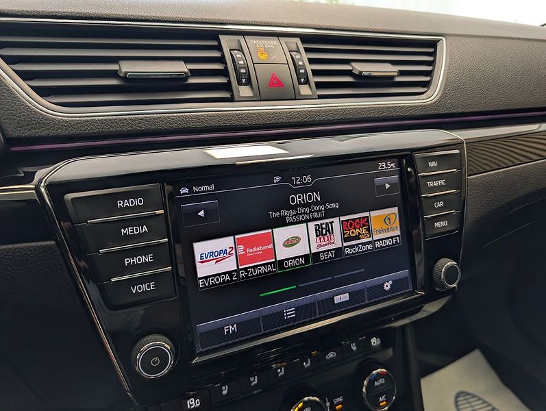 Škoda Superb 2.0 TDI Laurin&Klement 4X4 - fotka 18 z 34