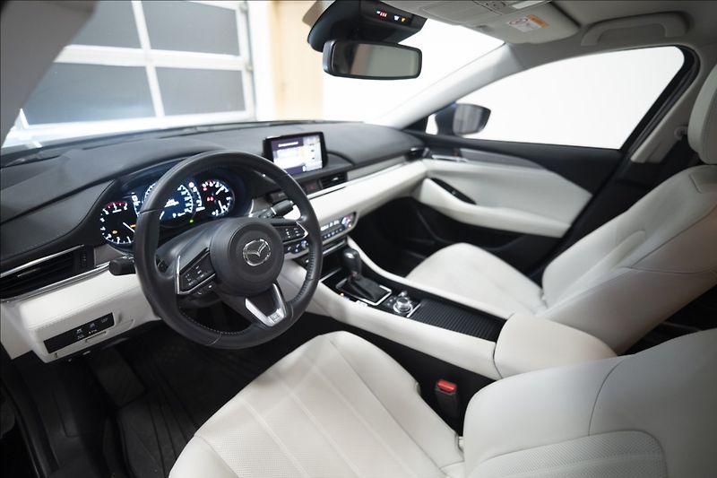 Mazda 6 2,5 SKYACTIV-G AT NAVI KŮŽE ČR - fotka 17 z 44
