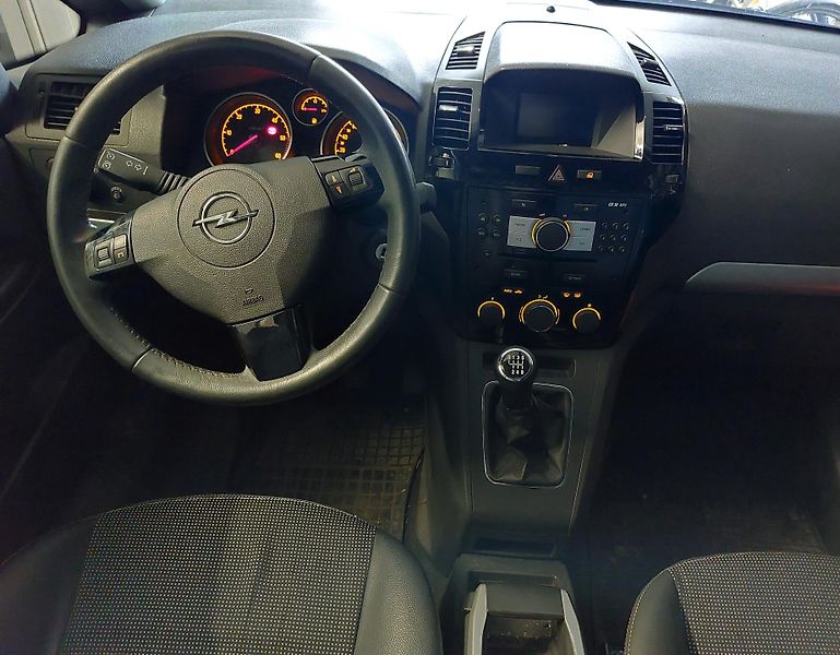 Opel Zafira (2012) 2012, NAFTA 92kw, 7míst, MPV - fotka 3 z 7