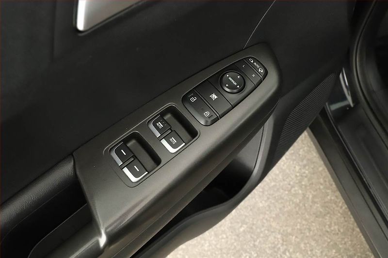 Kia Sportage (2019) 1.6 GDI, ČR,1.maj, Serv.kniha - fotka 15 z 17